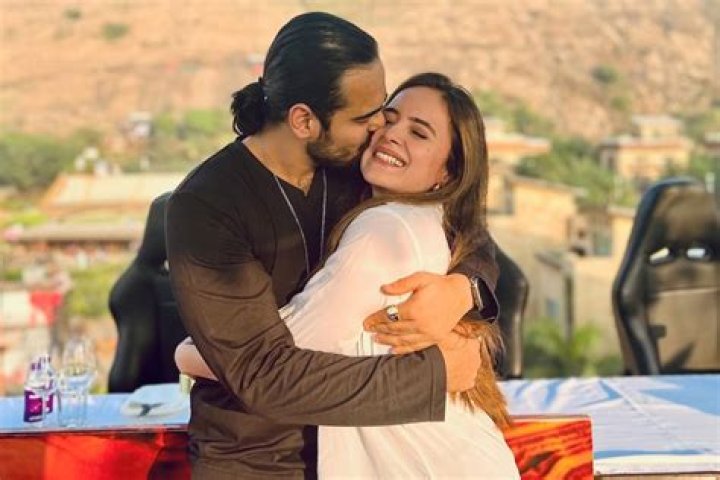Akash Dodeja’s Girlfriend: Who is Akash Dodeja Dating?