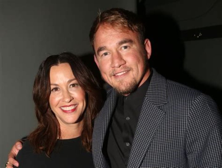 Alanis Morissette’s Husband: Who is Alanis Morissette Dating?
