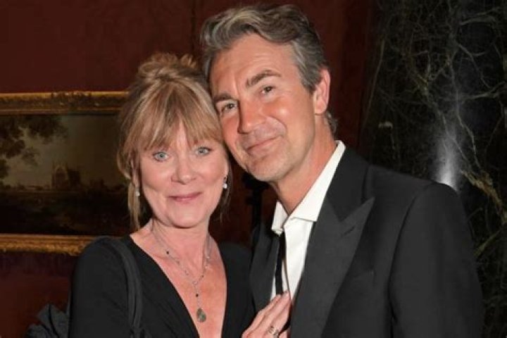 Alexander Hanson, Samantha Bond's Boyfriend