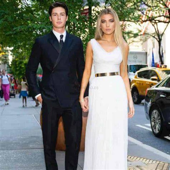 Amelie Mews’s Boyfriend: Who is Amelie Mews Dating?