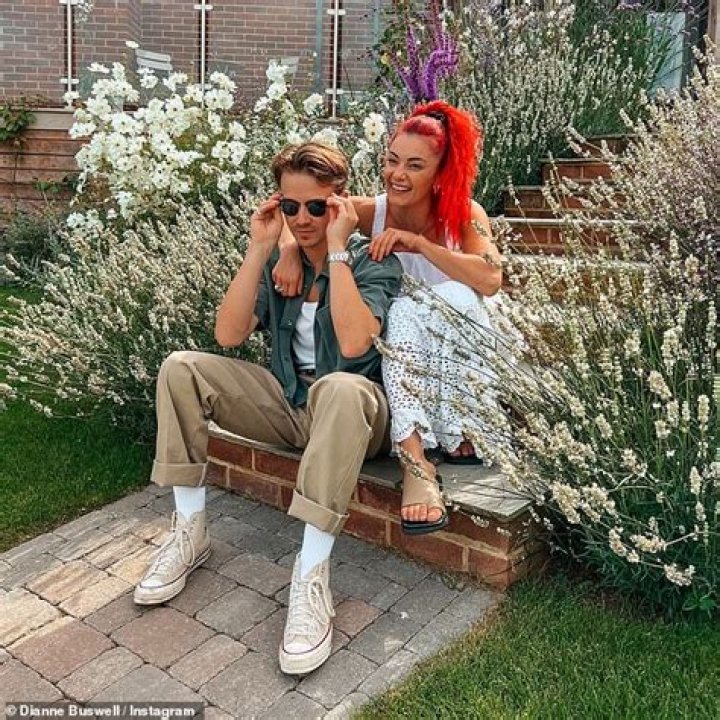 Andrew Buswell’s Girlfriend: Who is Andrew Buswell Dating?