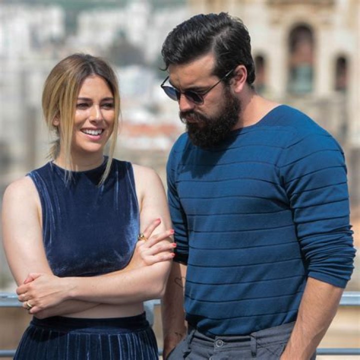 Blanca Suárez, Mario Casas's Girlfriend