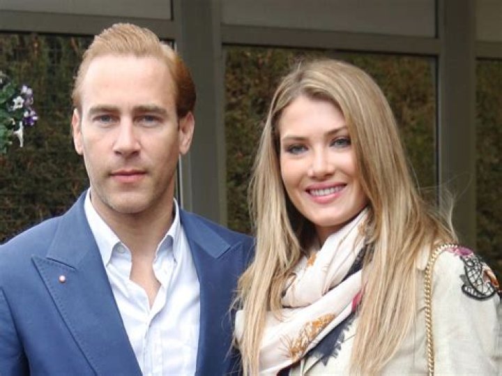 Carlos de la Mota, Mireia Lalaguna's Boyfriend