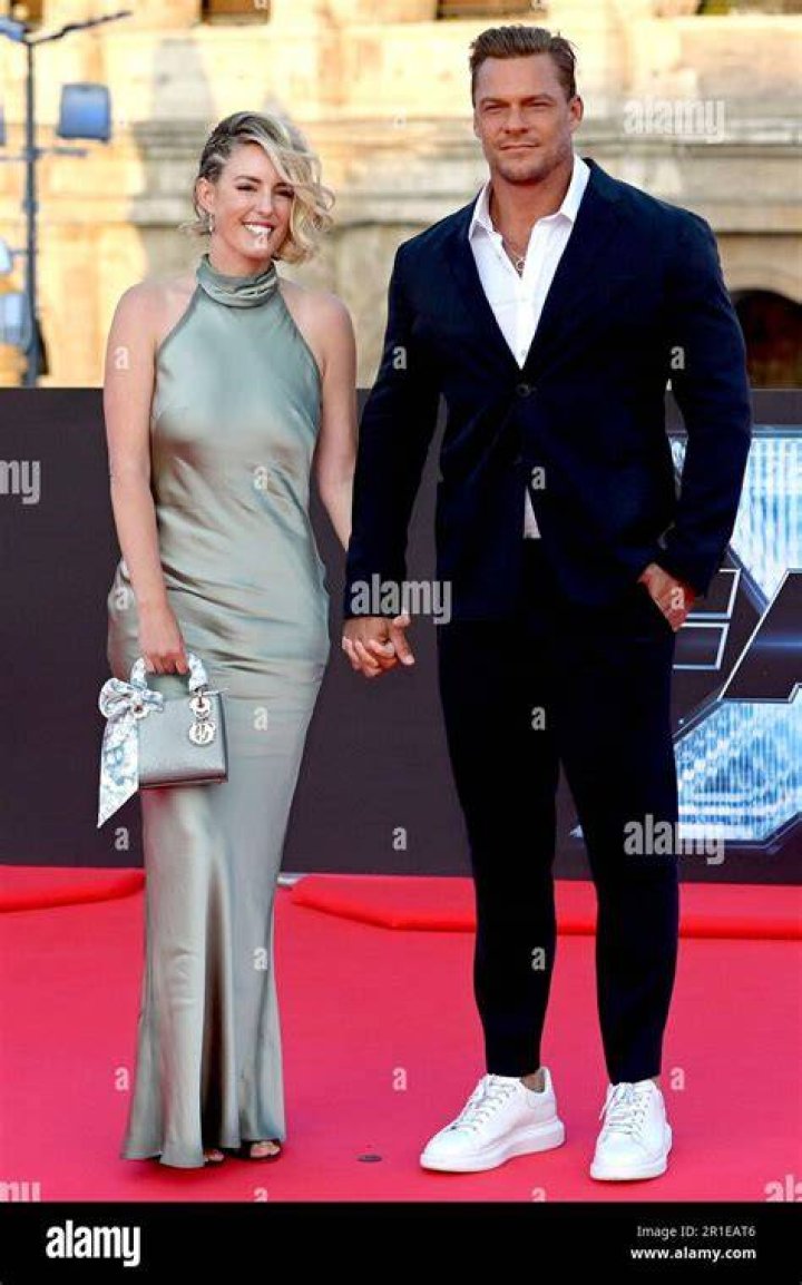 Catherine Ritchson, Alan Ritchson's Wife