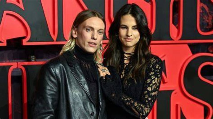 Elena Kamperi’s Girlfriend: Who is Elena Kamperi Dating?