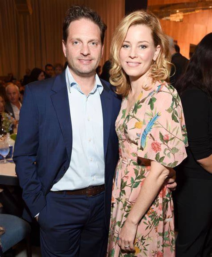 Elizabeth Banks, Max Handelman's Wife