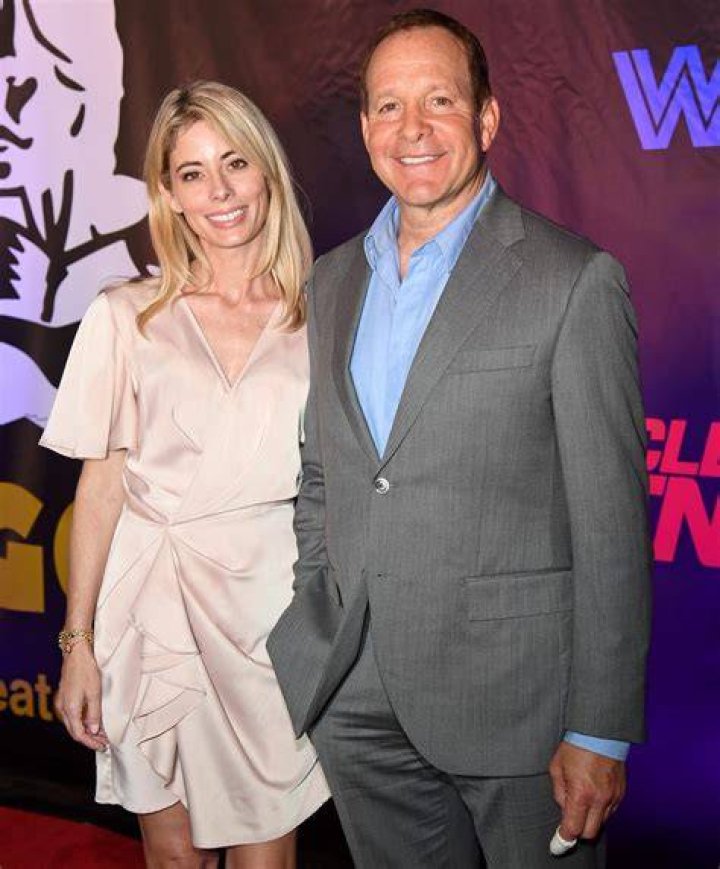 Emily Smith, Steve Guttenberg's Wife