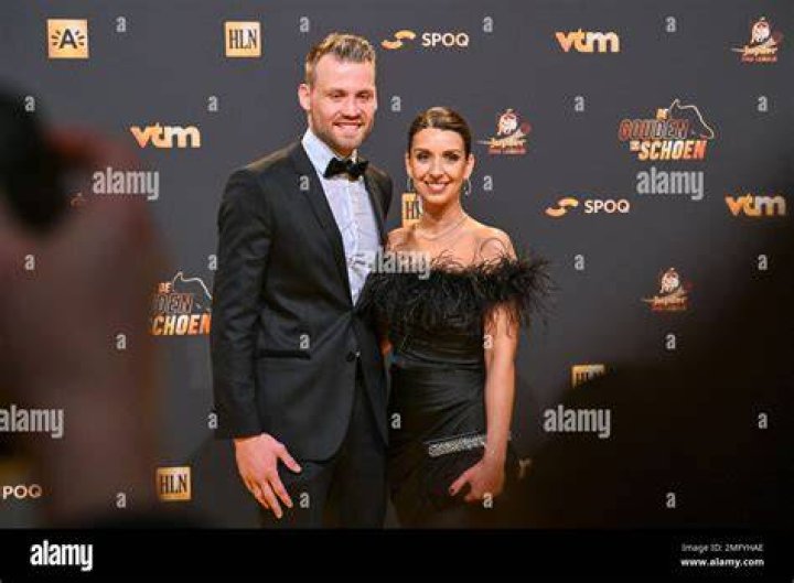 Jasmien Claes, Simon Mignolet's Wife