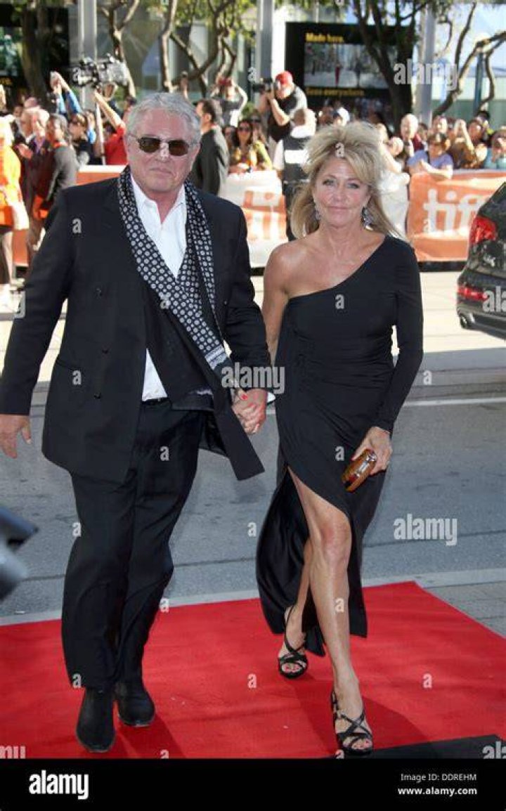 Laura Moretti, Tom Berenger's Wife