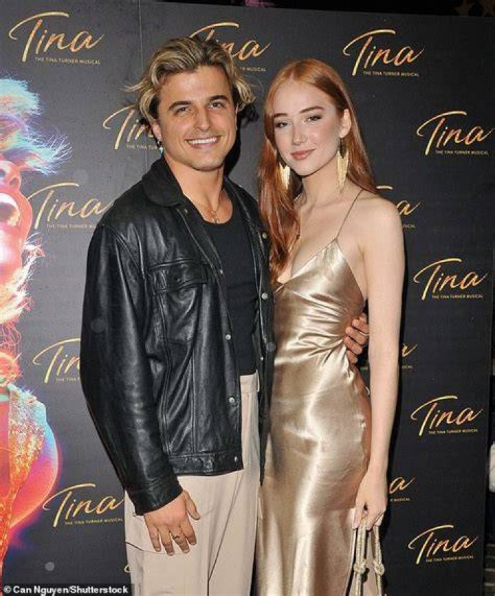 Lauren Layne’s Boyfriend: Who is Lauren Layne Dating?