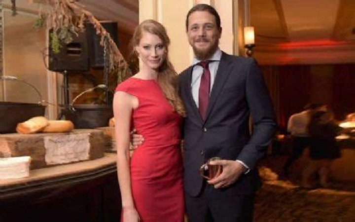 Laurence Shanet, Alyssa Sutherland's Husband