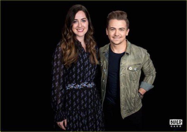 Libby Barnes, Hunter Hayes's Girlfriend