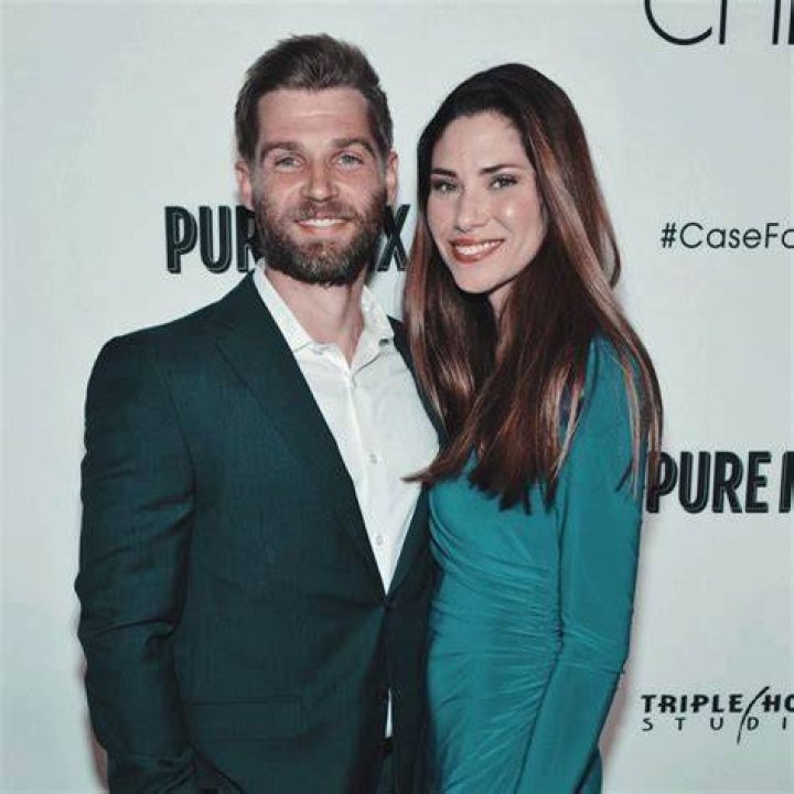 Mike Vogel’s Wife: Who is Mike Vogel Dating?