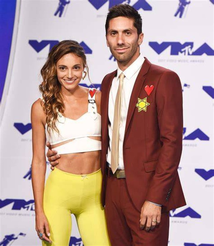 Nev Schulman, Laura Perlongo's Wife