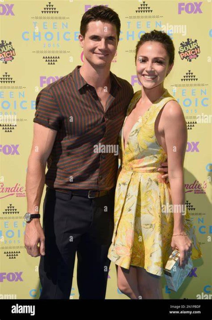 Robbie Amell, Italia Ricci's Husband