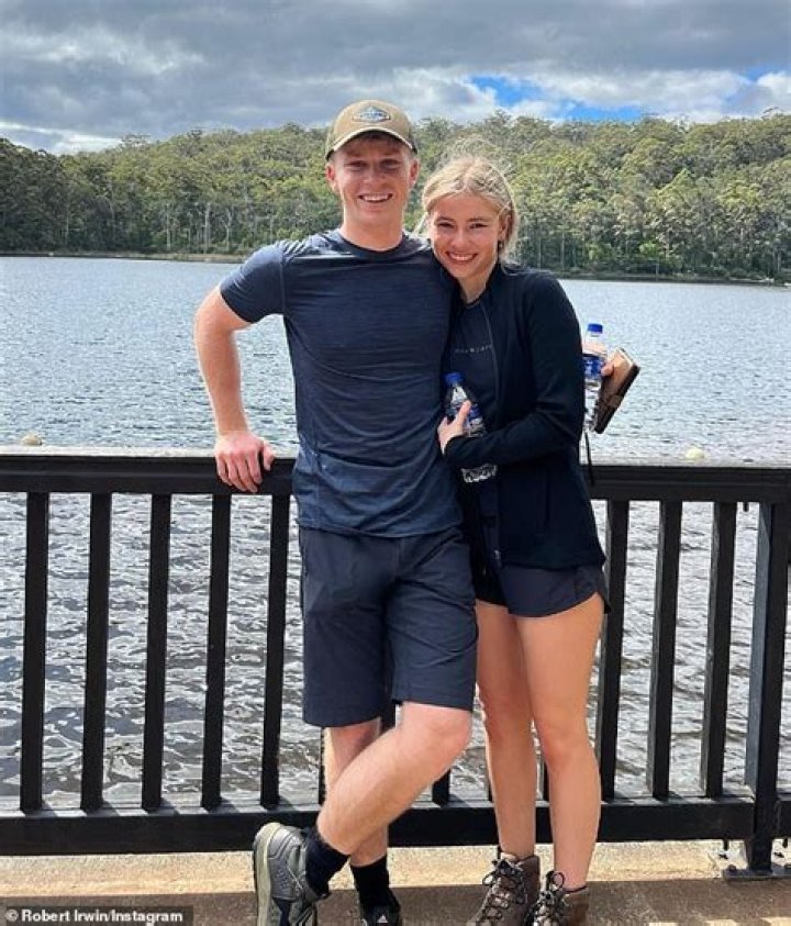 Robert Irwin’s Girlfriend: Who is Robert Irwin Dating?