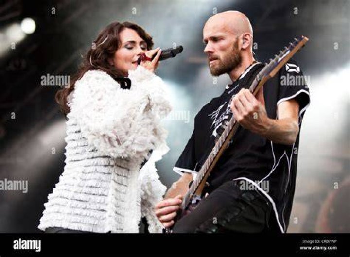 Robert Westerholt, Sharon den Adel's Boyfriend