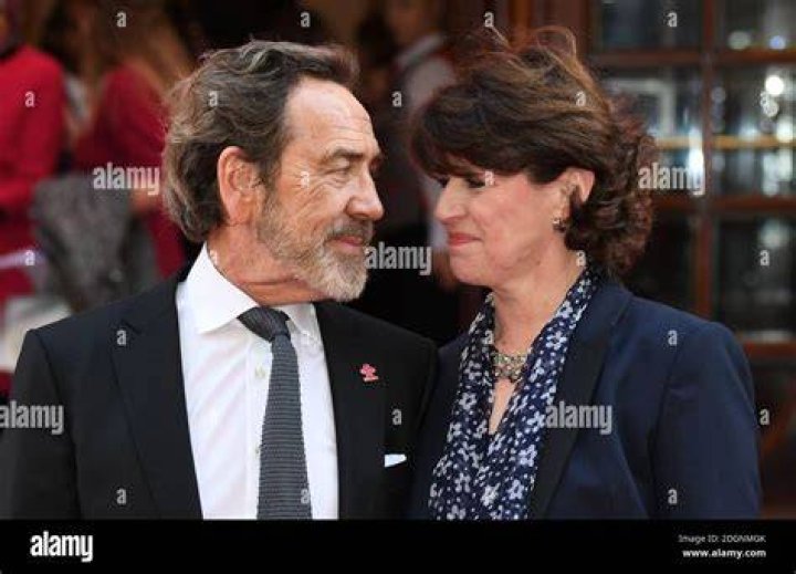 Rosemarie Ford, Robert Lindsay's Wife