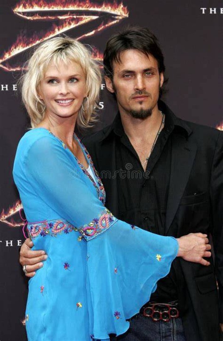 Spiros Poros, Kylie Bax's Husband