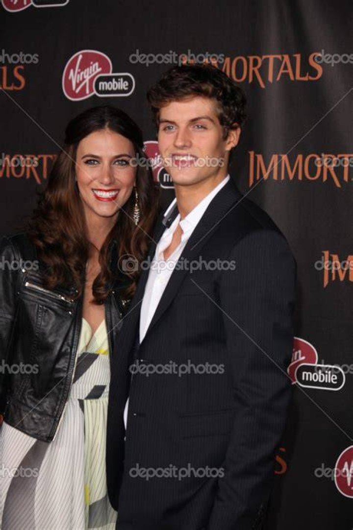 Who is Daniel Sharman Dating – Daniel Sharman's Girlfriend & Exes