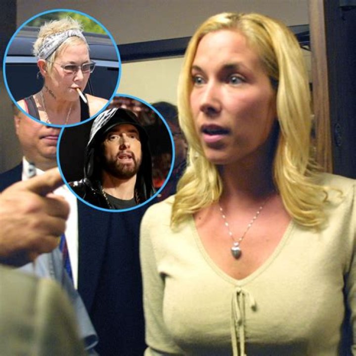 Who is Kim Hudson Dating – Kim Hudson's Husband & Exes