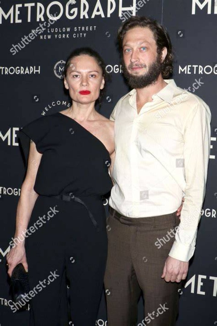 Yelena Yemchuk, Ebon Moss-Bachrach's Girlfriend